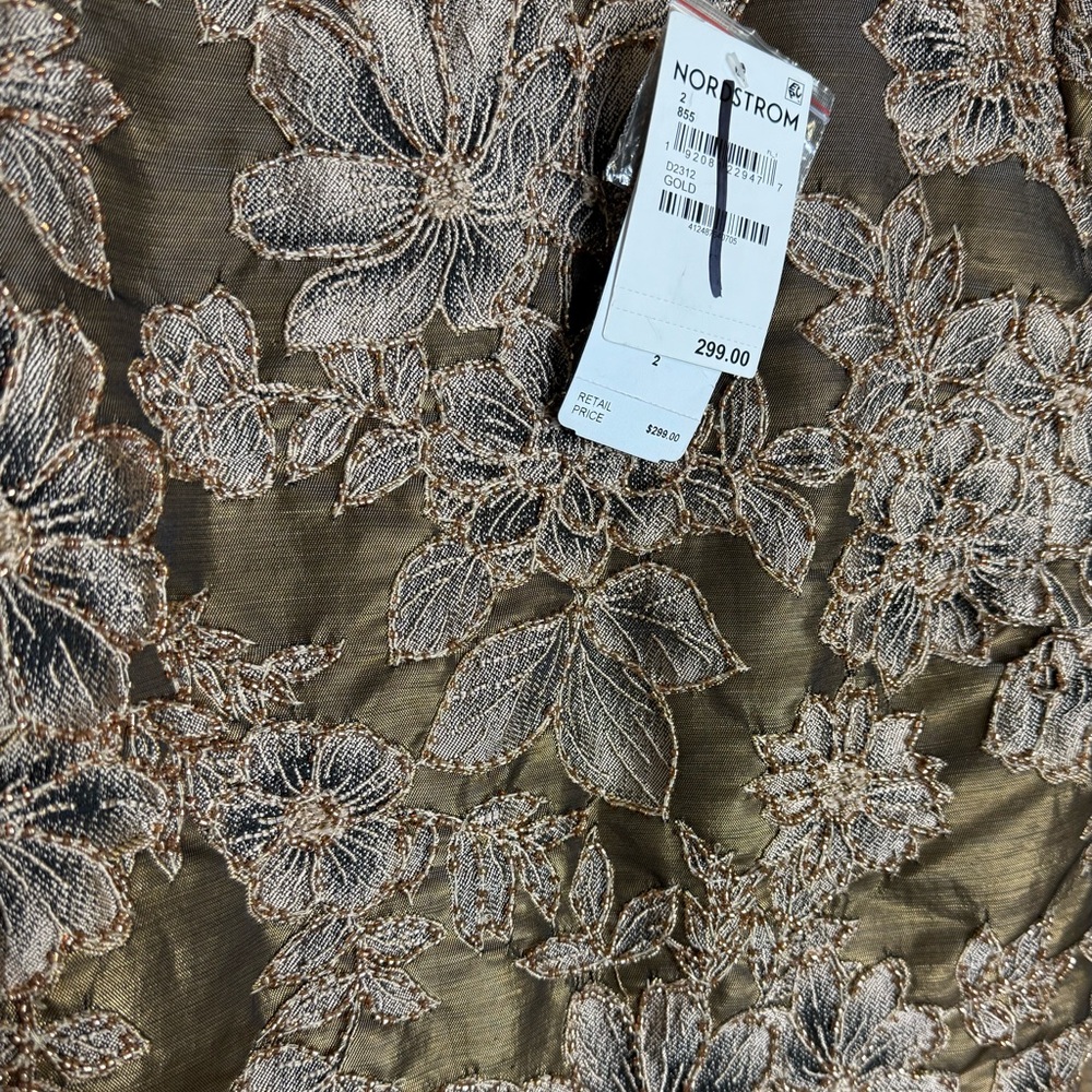 Pisarro Nights Elegant Floral Lace Dress - Picture 5 of 7